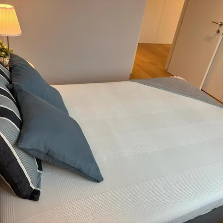 1 Bedroom - - Porto דירה *
